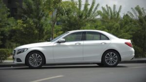 thuê xe dịch vụ la gi