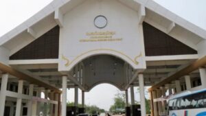 Thuê xe đi cửa khẩu Thomo