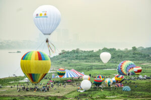 thuê xe du lịch tại long biên